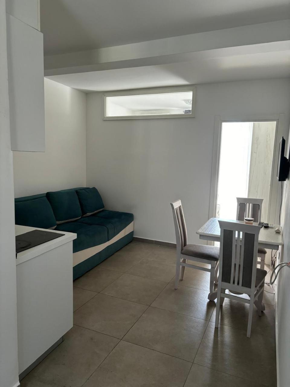 Aleksandar Apartment *